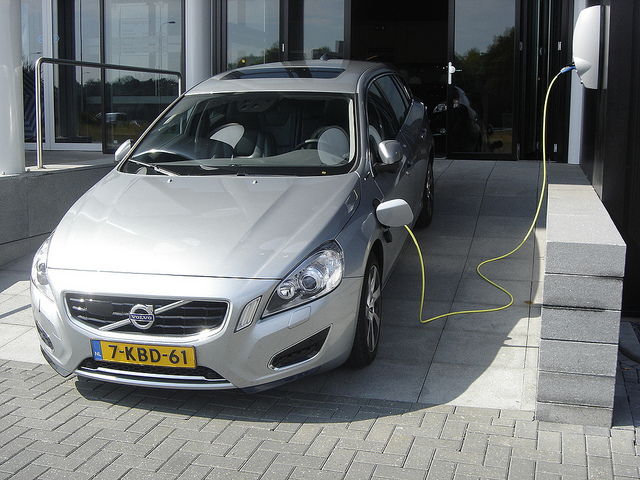 Volvo electric car charging